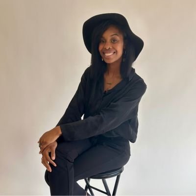 About 32 MJ - Social Media Manager